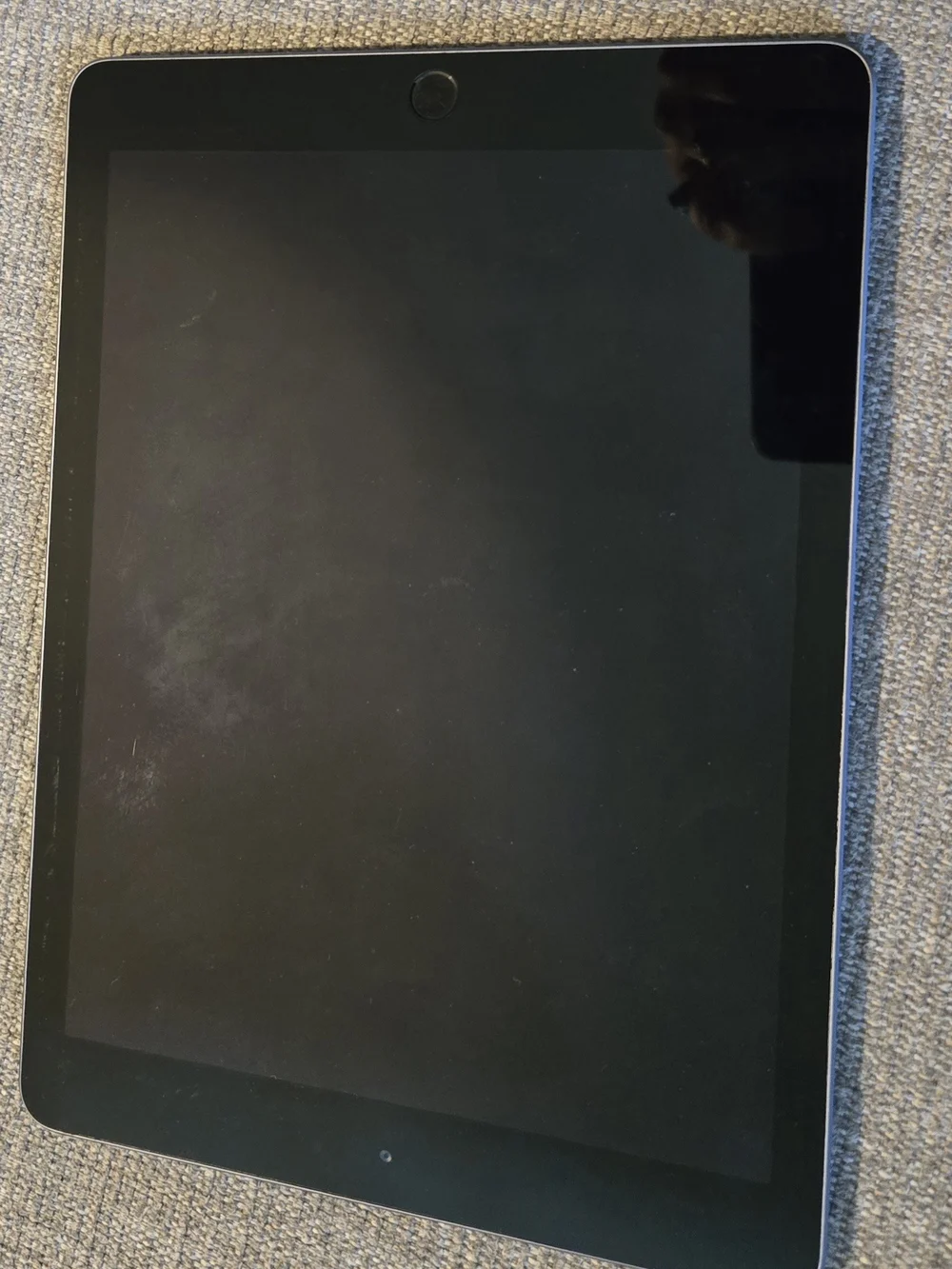 Apple I Pad (6th Generation)  Black & Gray